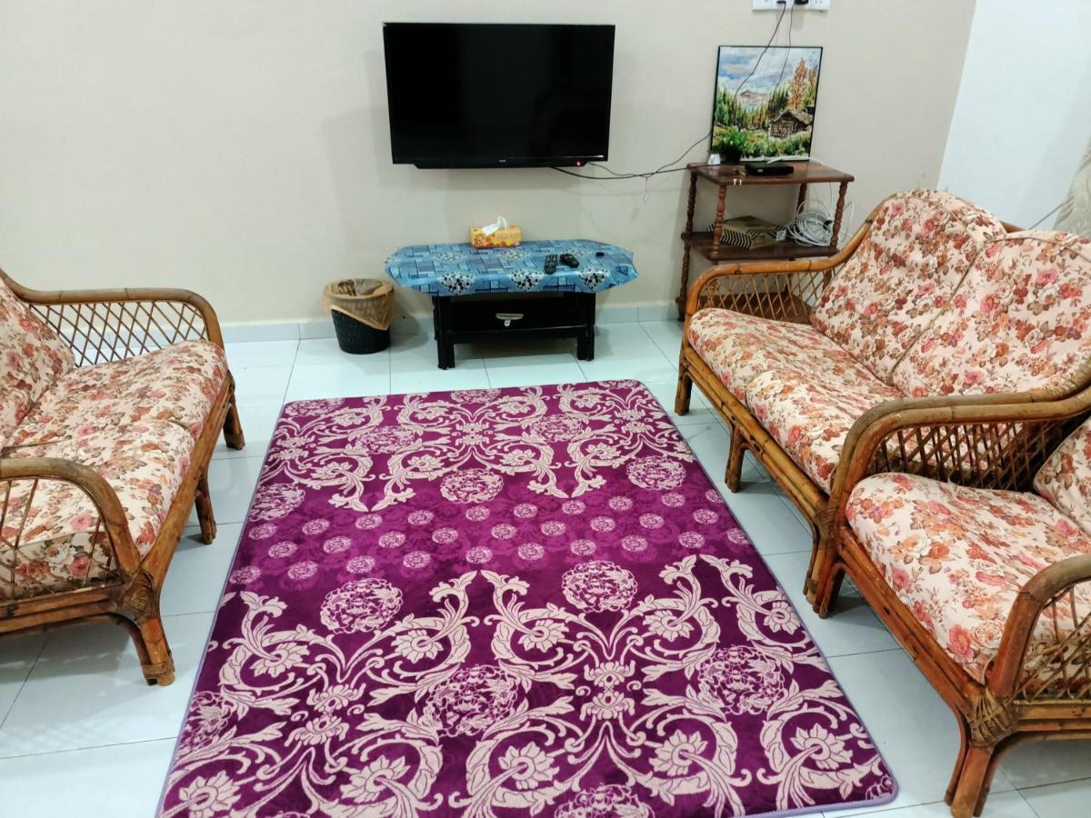 Ummi'S Homestay Kuala Besut Kampong Baru Ngoại thất bức ảnh