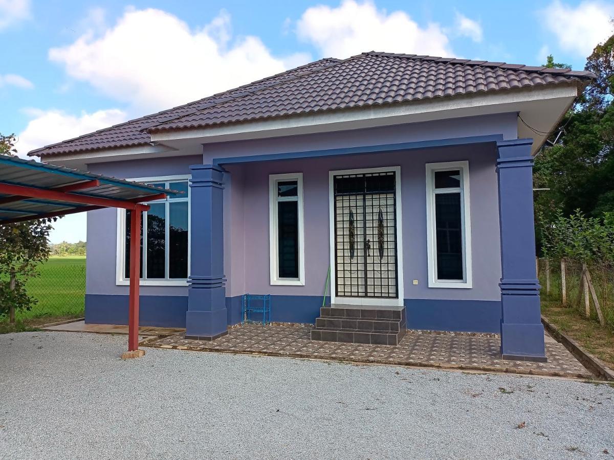 Ummi'S Homestay Kuala Besut Kampong Baru Ngoại thất bức ảnh