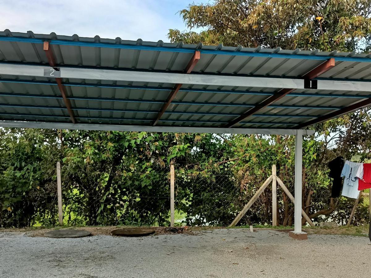 Ummi'S Homestay Kuala Besut Kampong Baru Ngoại thất bức ảnh